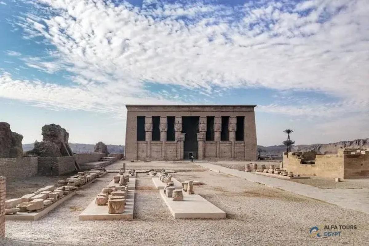 Dandara temples
