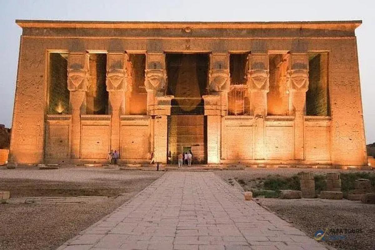 Dandara temples