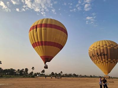 hot air balloon