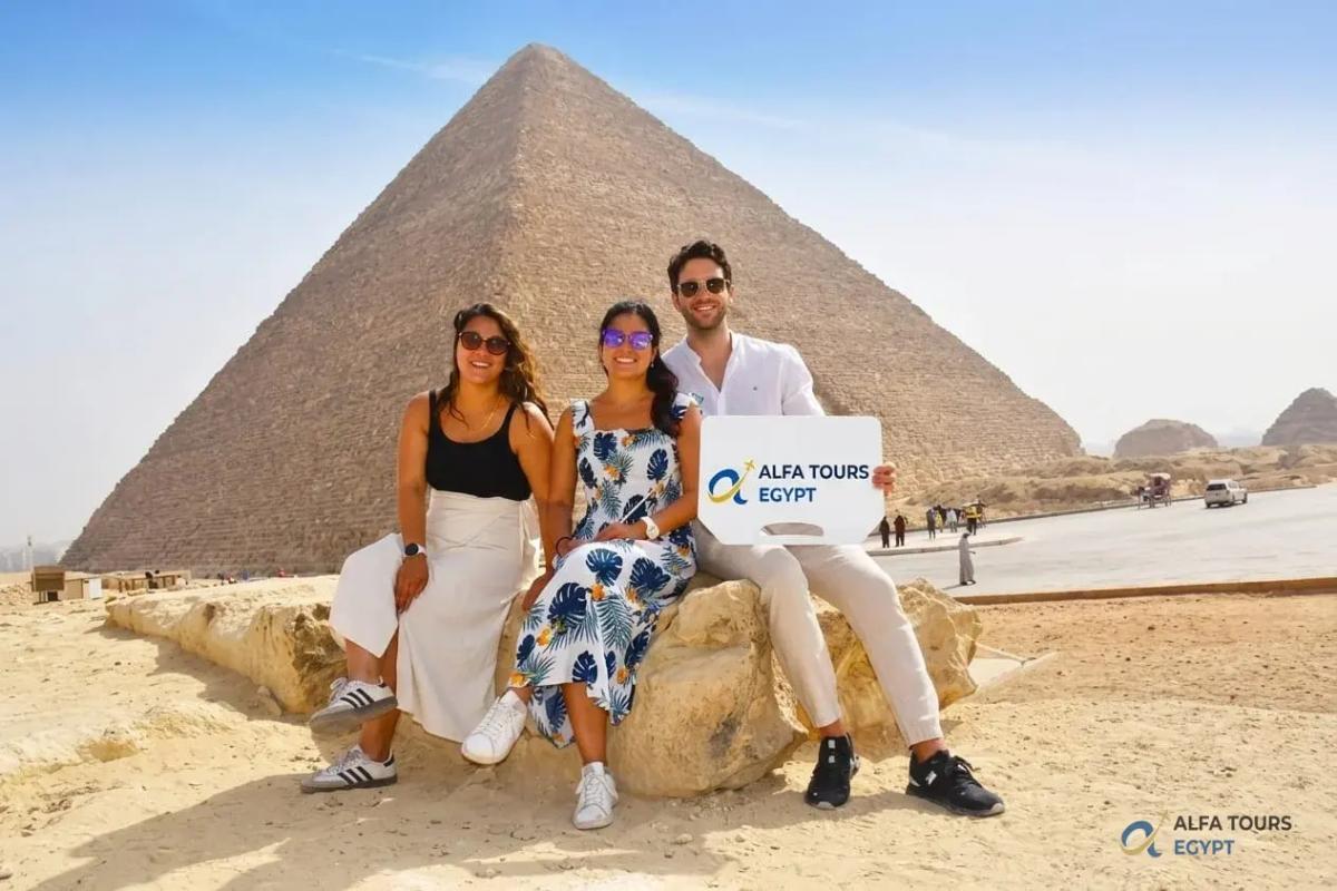 pyramids of giza